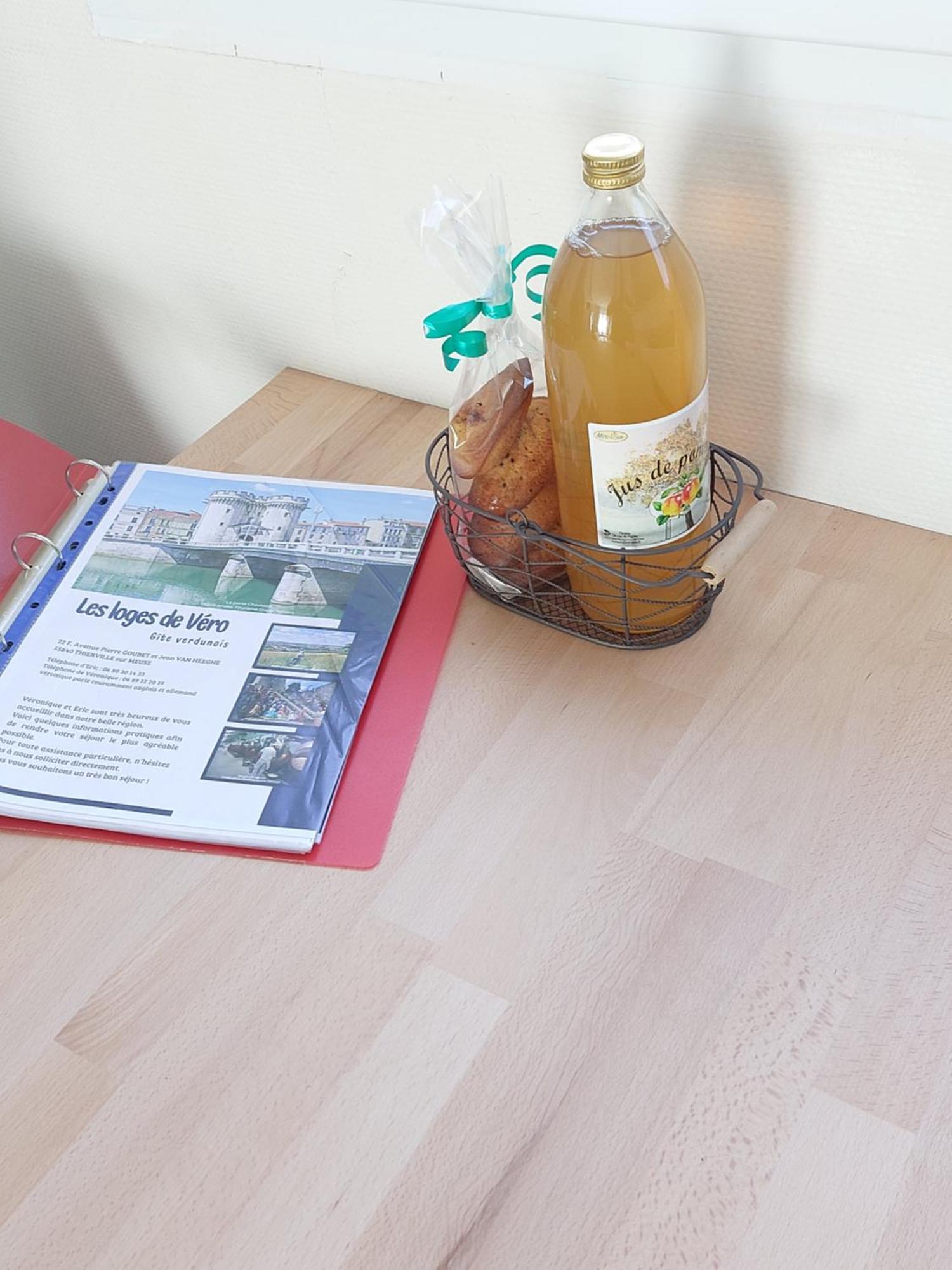 Les Loges De Vero Duplex , Appartement Neuf Classe 3 Etoiles - Garage Velo Et Moto - Parking Prive - 1 Chambre Et Un Canape Convertible - Gere Par Prestazen'Services Thierville-sur-Meuse エクステリア 写真